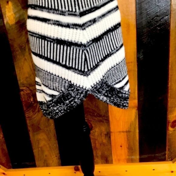 Market & Spruce cotton blend round neck sweater - Picture 3 of 5